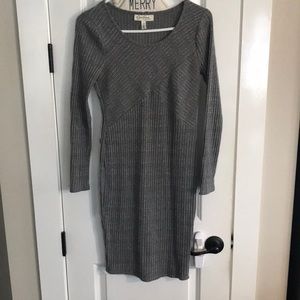 Jessica Simpson maternity dress